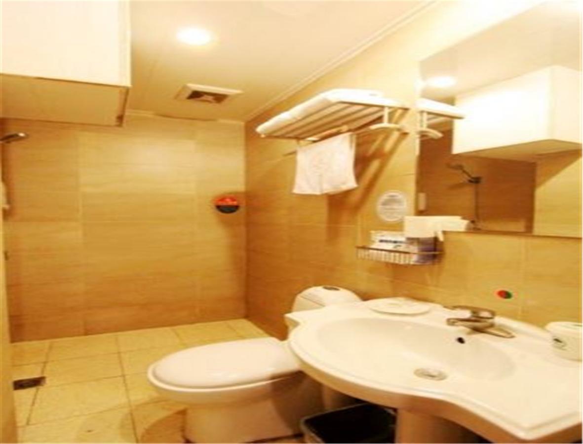 Greentree Inn Shandong Qingdao Railway Station Zhanqiao Yacht Wharf Express Hotel Exterior foto